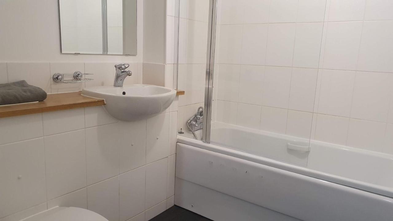 Spacious London Apartment 5 Min Walk To Leytonstone Underground Station And 5 Stops To Zone 1 المظهر الخارجي الصورة