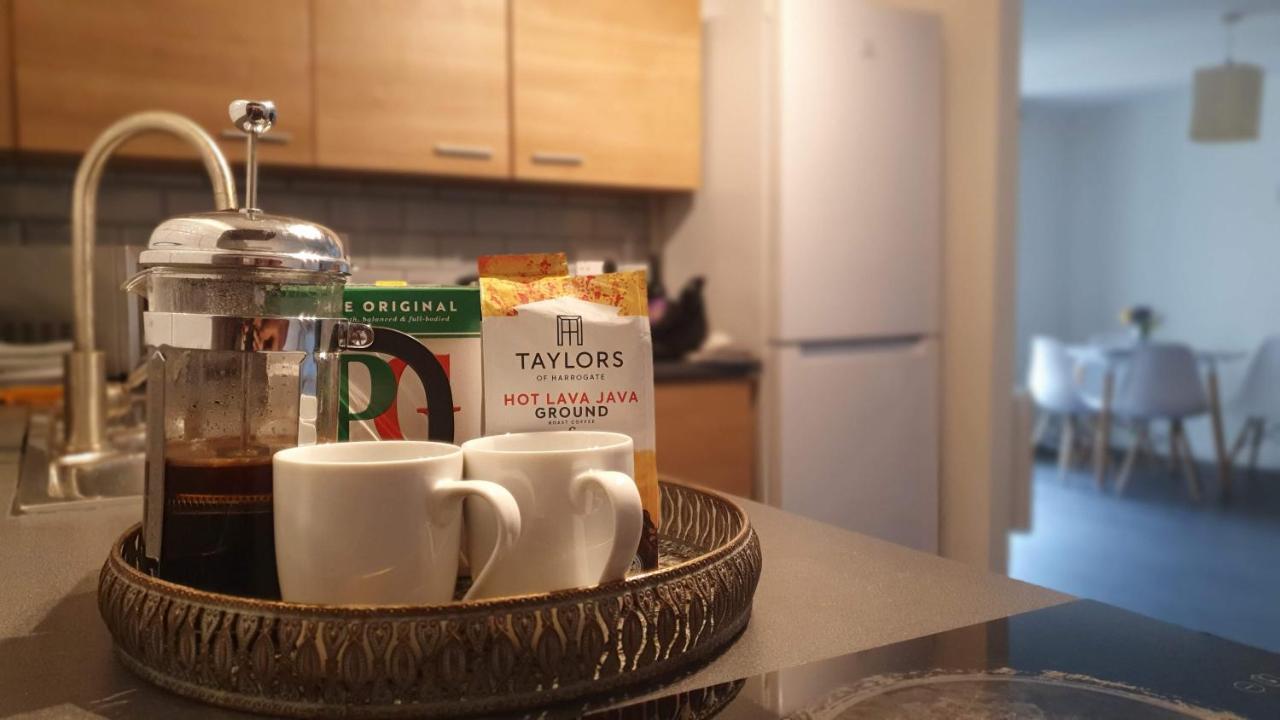 Spacious London Apartment 5 Min Walk To Leytonstone Underground Station And 5 Stops To Zone 1 المظهر الخارجي الصورة