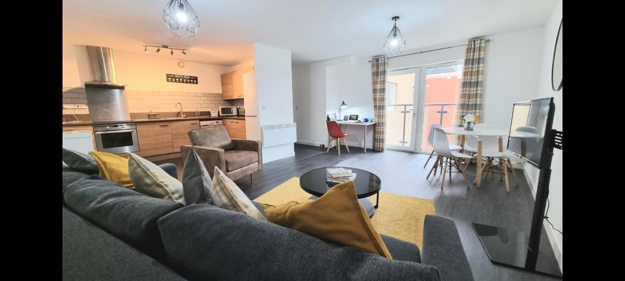 Spacious London Apartment 5 Min Walk To Leytonstone Underground Station And 5 Stops To Zone 1 المظهر الخارجي الصورة