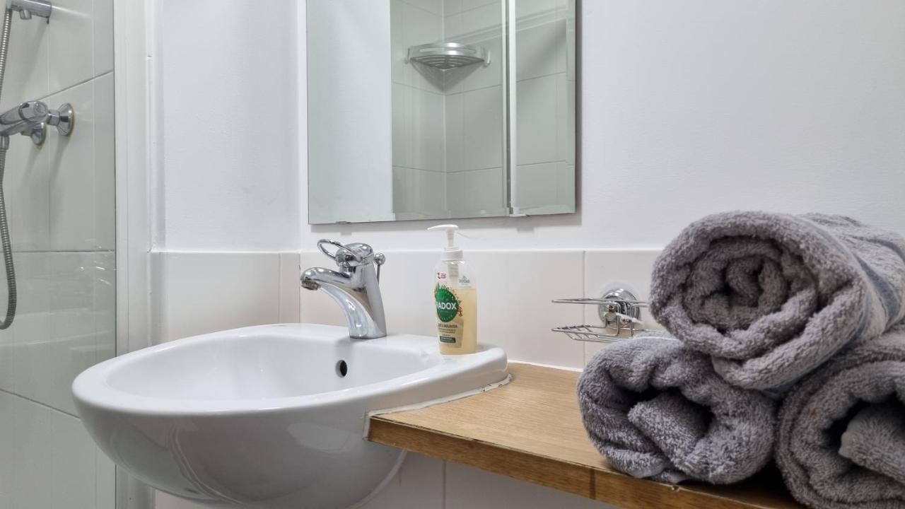 Spacious London Apartment 5 Min Walk To Leytonstone Underground Station And 5 Stops To Zone 1 المظهر الخارجي الصورة